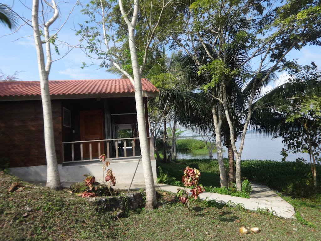 Hotel Santa Barbara Tikal Флорес Экстерьер фото